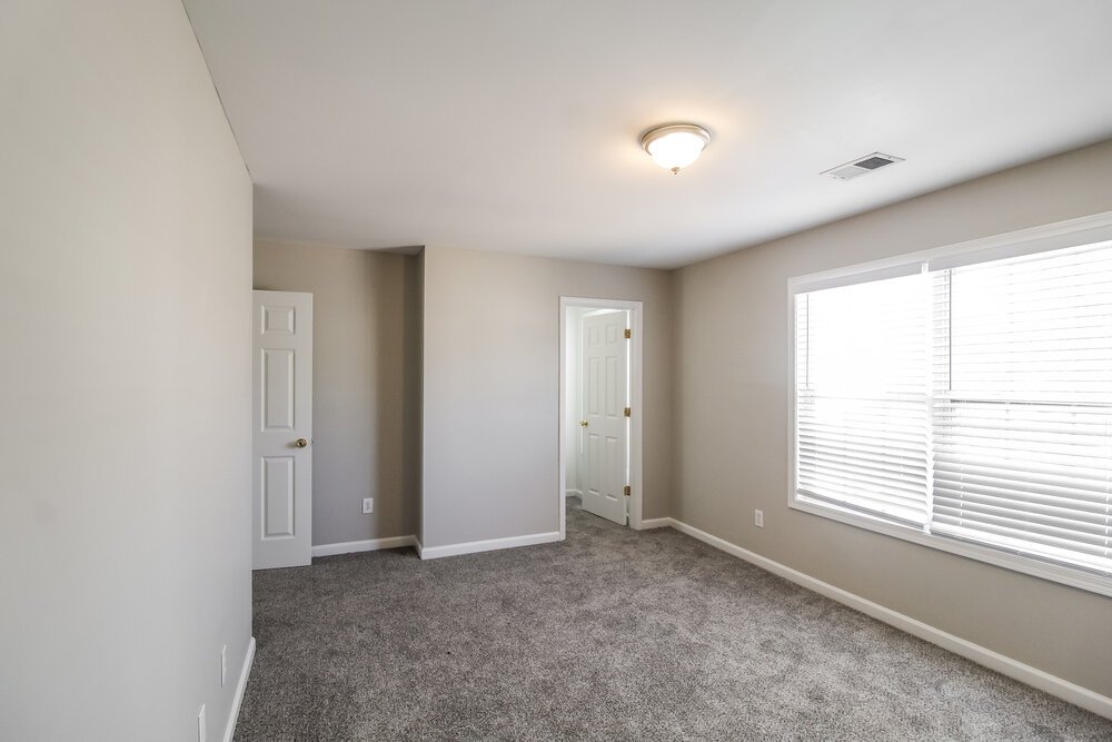4-Bed Rental on 854 Langley View photo 13