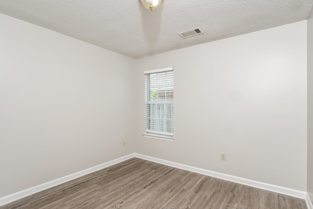 3-Bed Rental on 3846 Walden Meadow photo 13