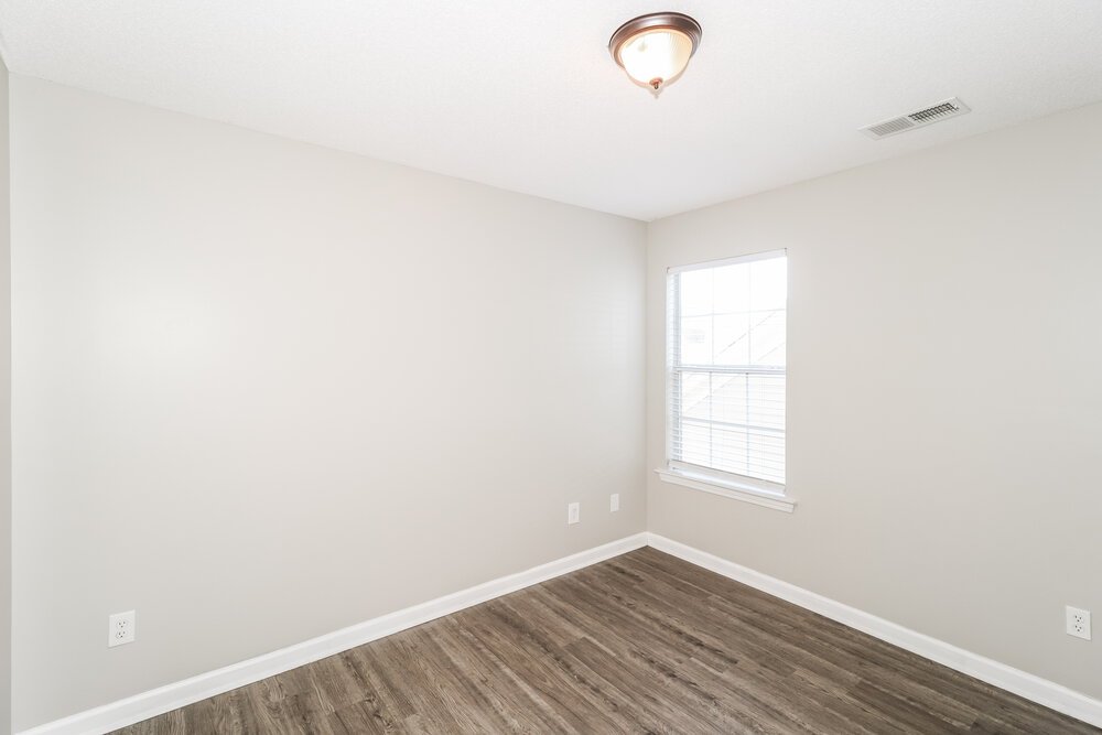 3-Bed Rental on 10093 Woodland Hills photo 13