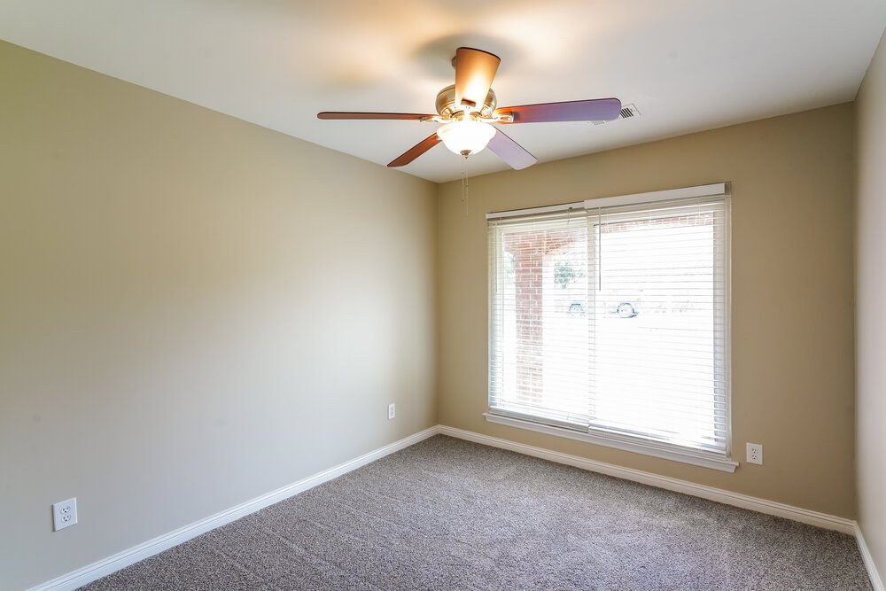 3-Bed Rental on 5033 Singing Hills photo 13