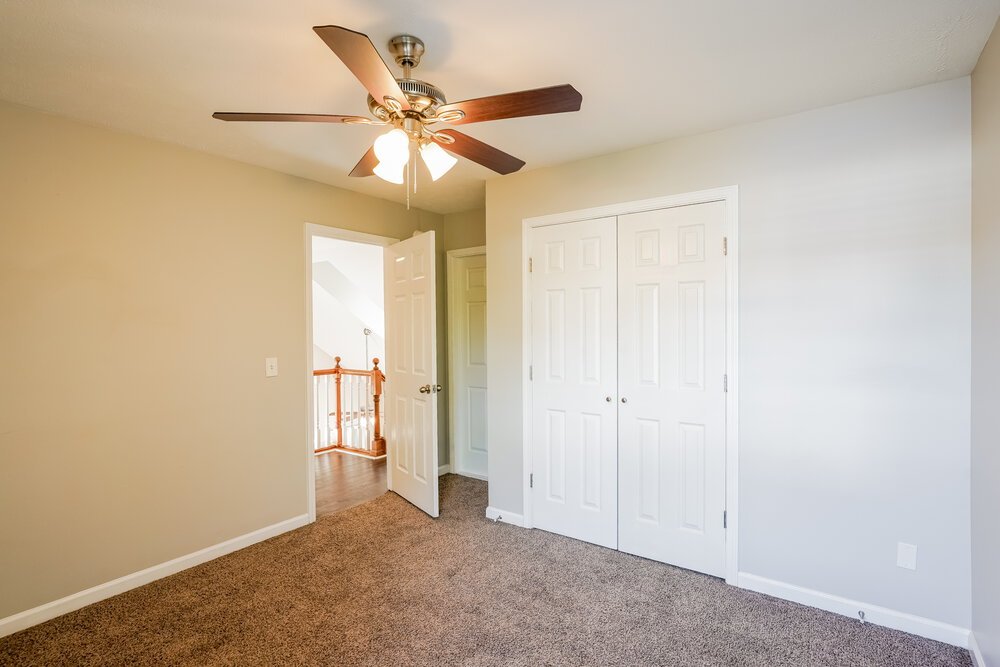 3-Bed Rental on 404 Barking Dr photo 13