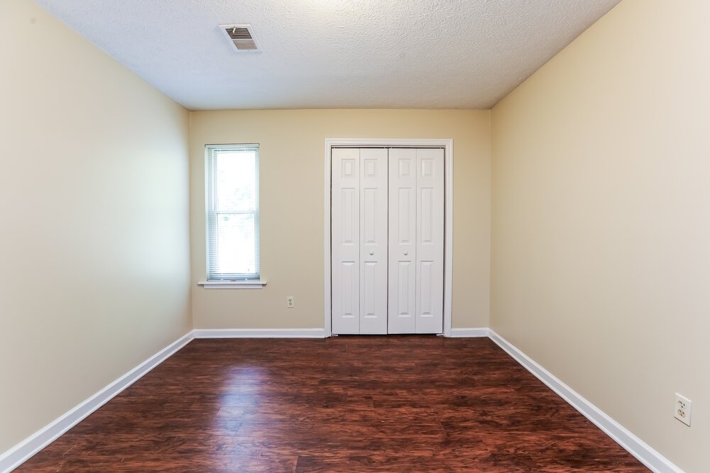 3-Bed Rental on 4110 Oak Stone photo 13