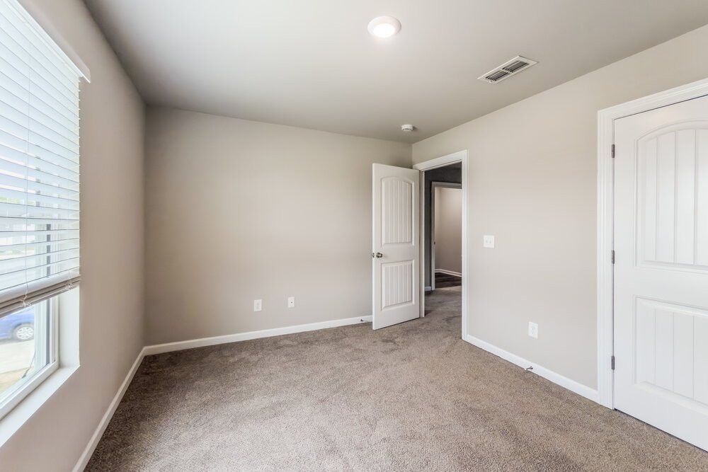 4-Bed Rental on 2240 Lismore Dr photo 13