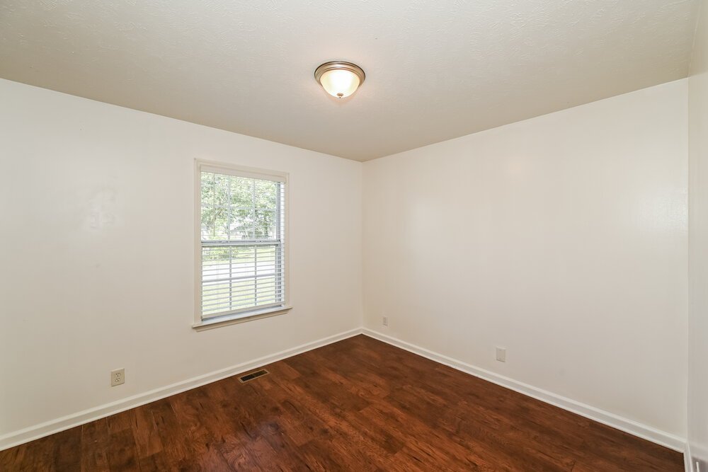 3-Bed Rental on 4936 Deerhaven Dr photo 13