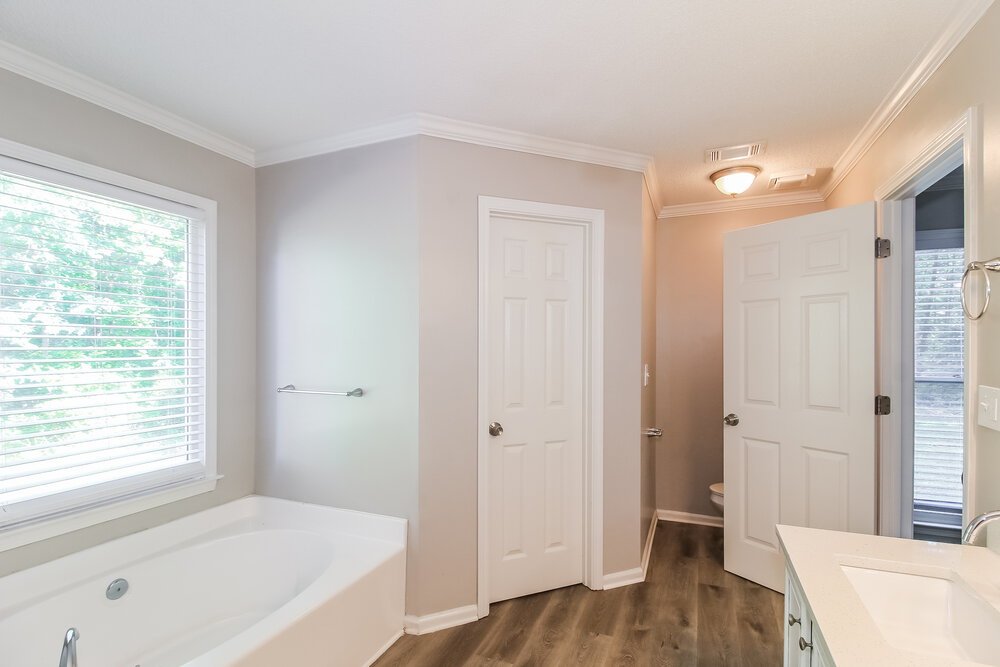 4-Bed Rental on 1001 Crown Corners photo 13