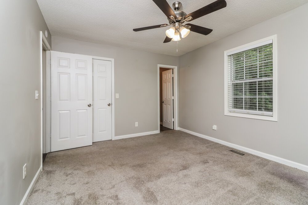 3-Bed Rental on 213 Hampton Drive photo 13