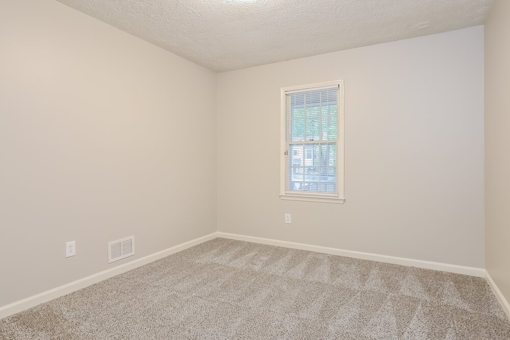 3-Bed Rental on 1019 River Stone photo 13