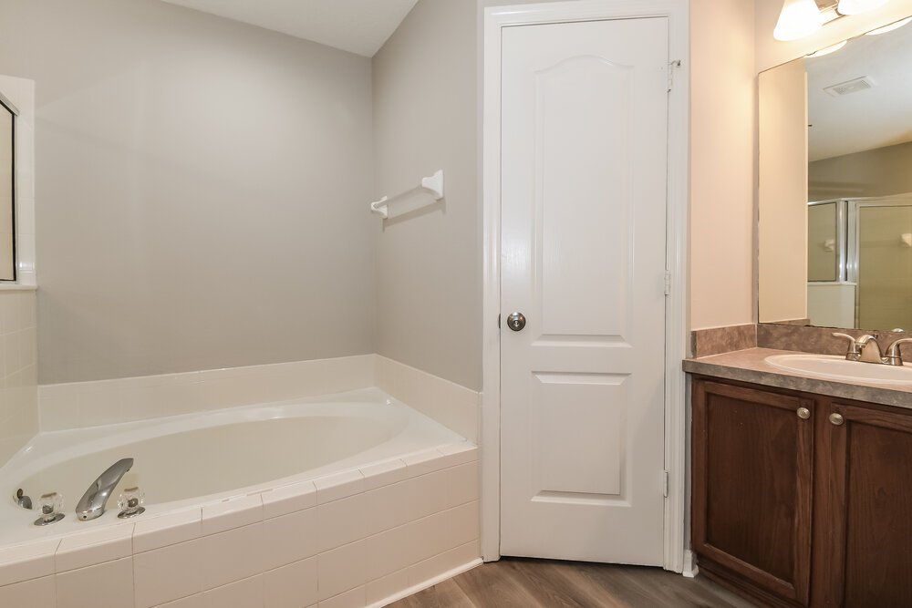 3-Bed Rental on 10161 Meadow Pointe photo 13