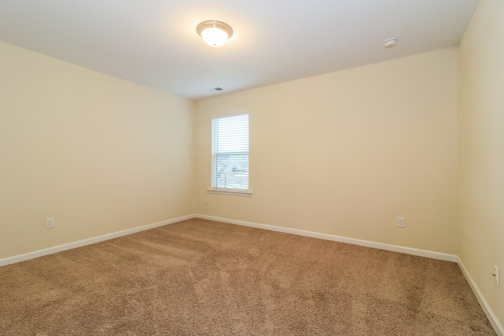 4-Bed Rental on 386 Darbys Run photo 14