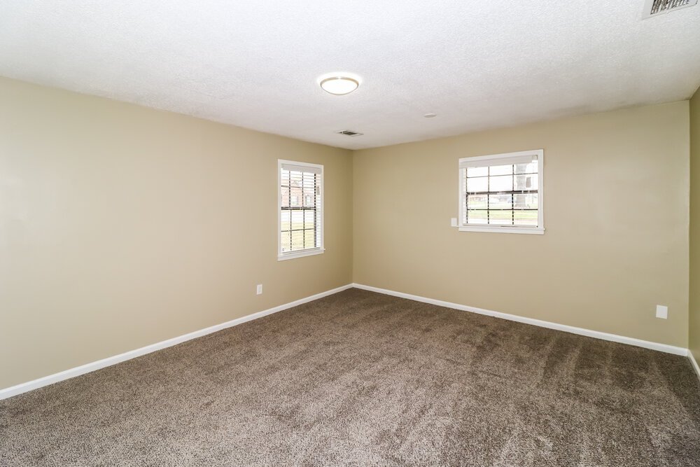 5-Bed Rental on 4784 Ross Rd photo 14