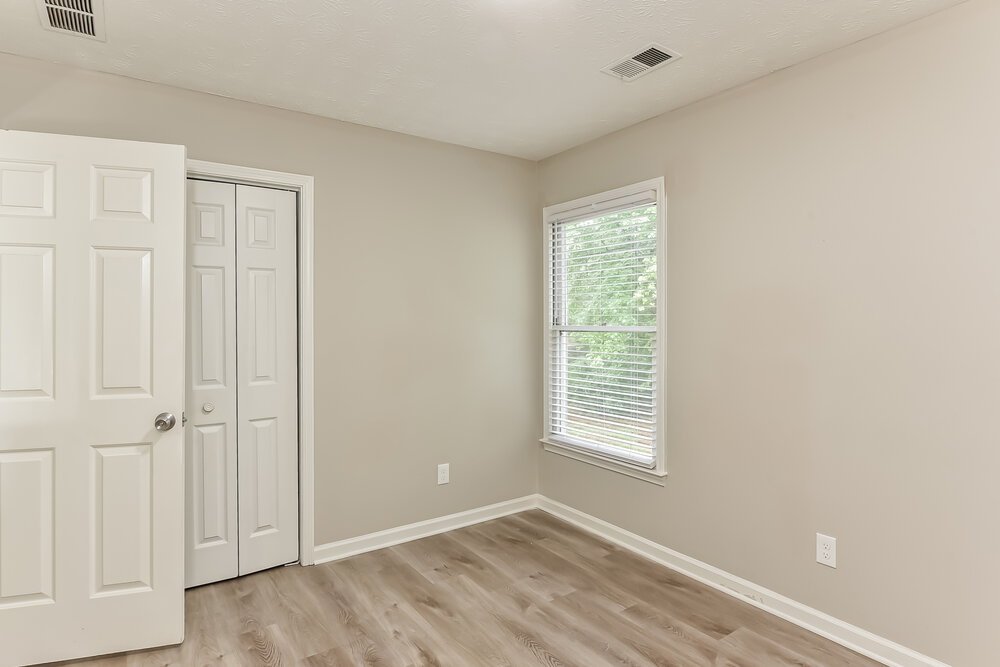 3-Bed Rental on 3811 Eden Glen photo 14