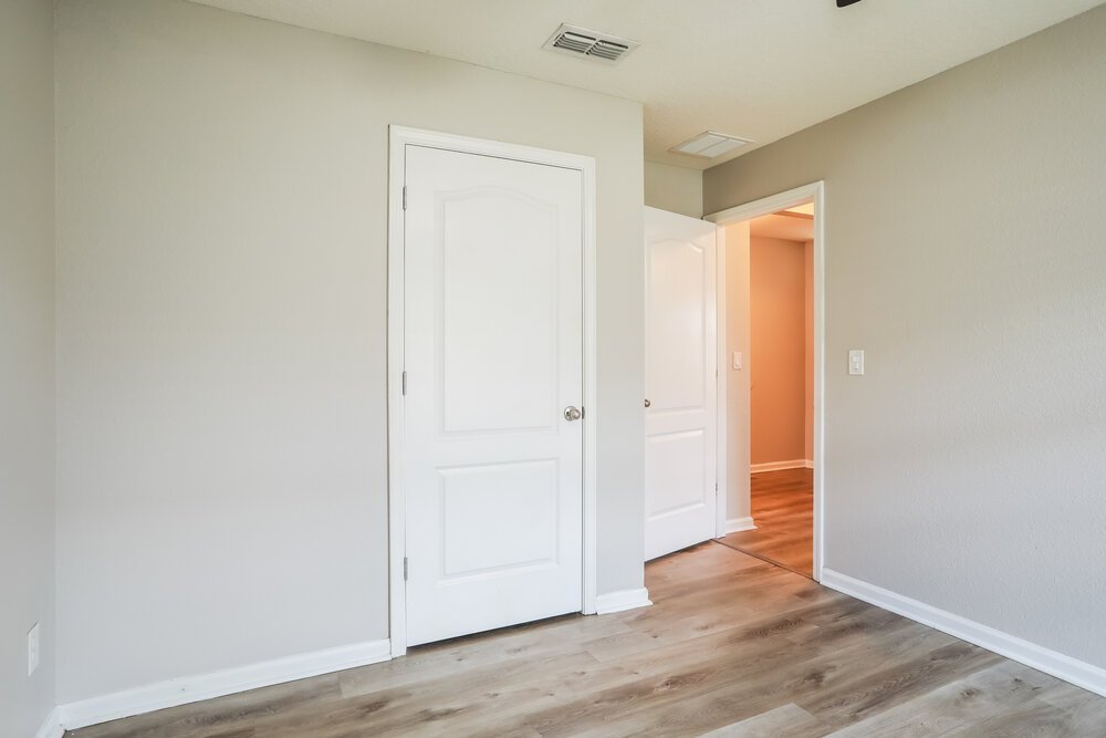 4-Bed Rental on 3426 Canyon Falls photo 14
