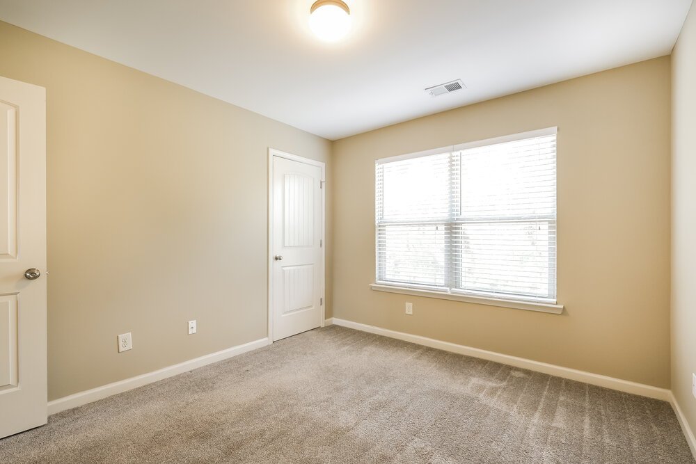 4-Bed Rental on 40 Hamil Ct photo 14