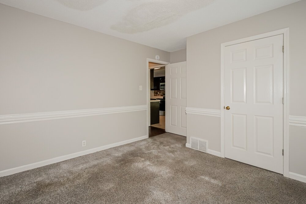4-Bed Rental on 661 Shelley Renee photo 14