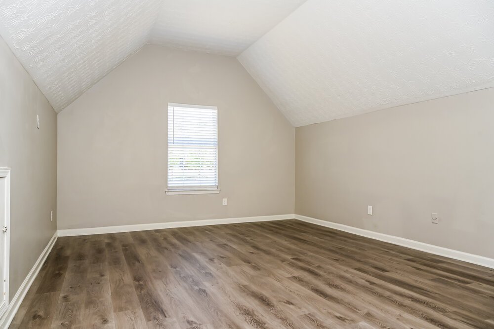 5-Bed Rental on 204 Biltmore Way photo 14