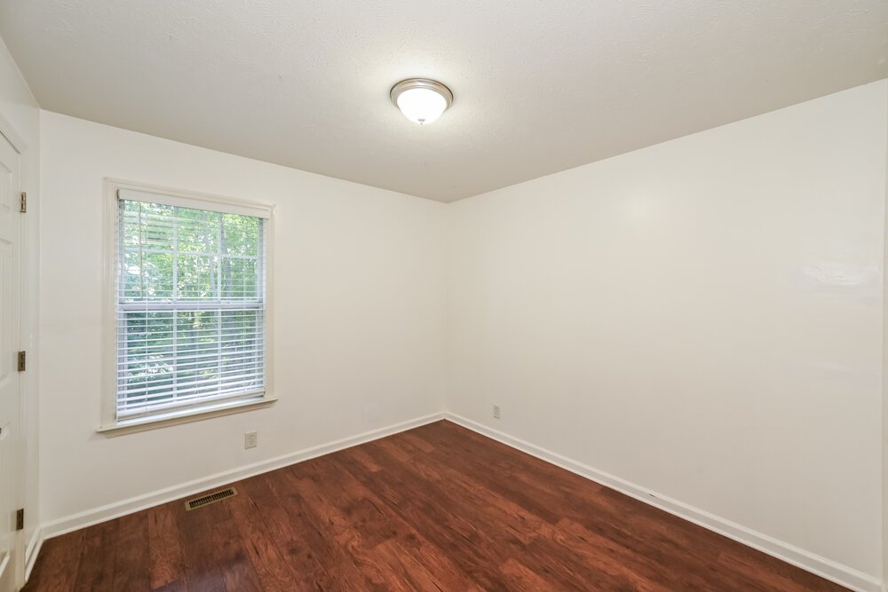 3-Bed Rental on 4936 Deerhaven Dr photo 14