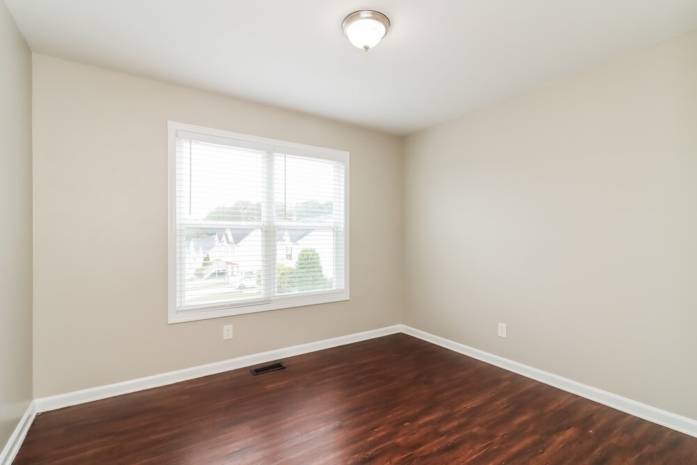 4-Bed Rental on 55 Richmond Dr photo 14