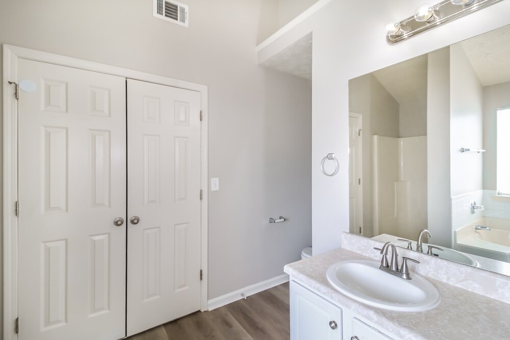 4-Bed Rental on 650 Compton Ln photo 14