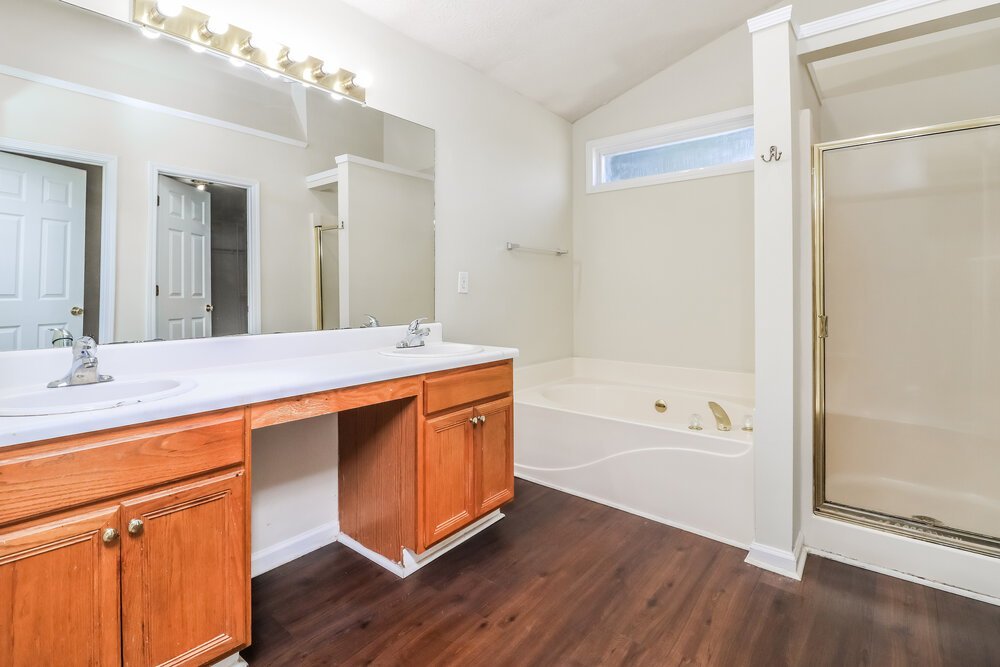 3-Bed Rental on 3425 Sandlake Dr photo 14
