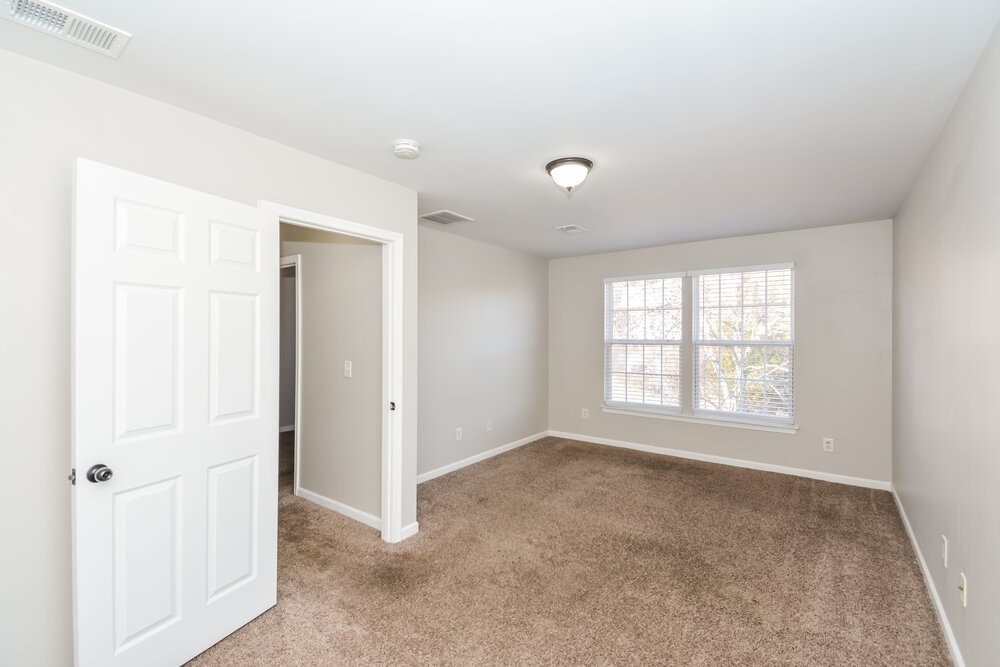 4-Bed Rental on 1437 Timber Ridge photo 14