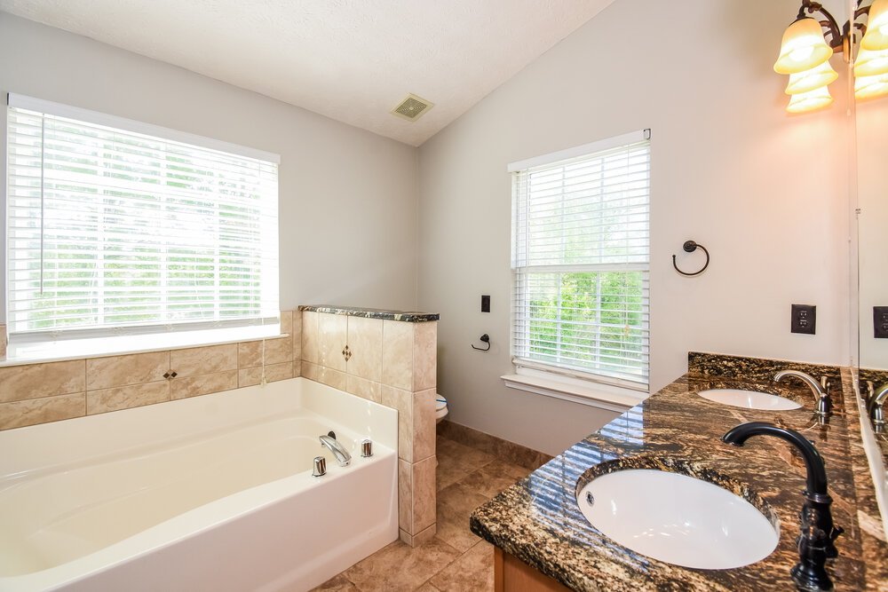 4-Bed Rental on 1305 Bramlett Blvd photo 14