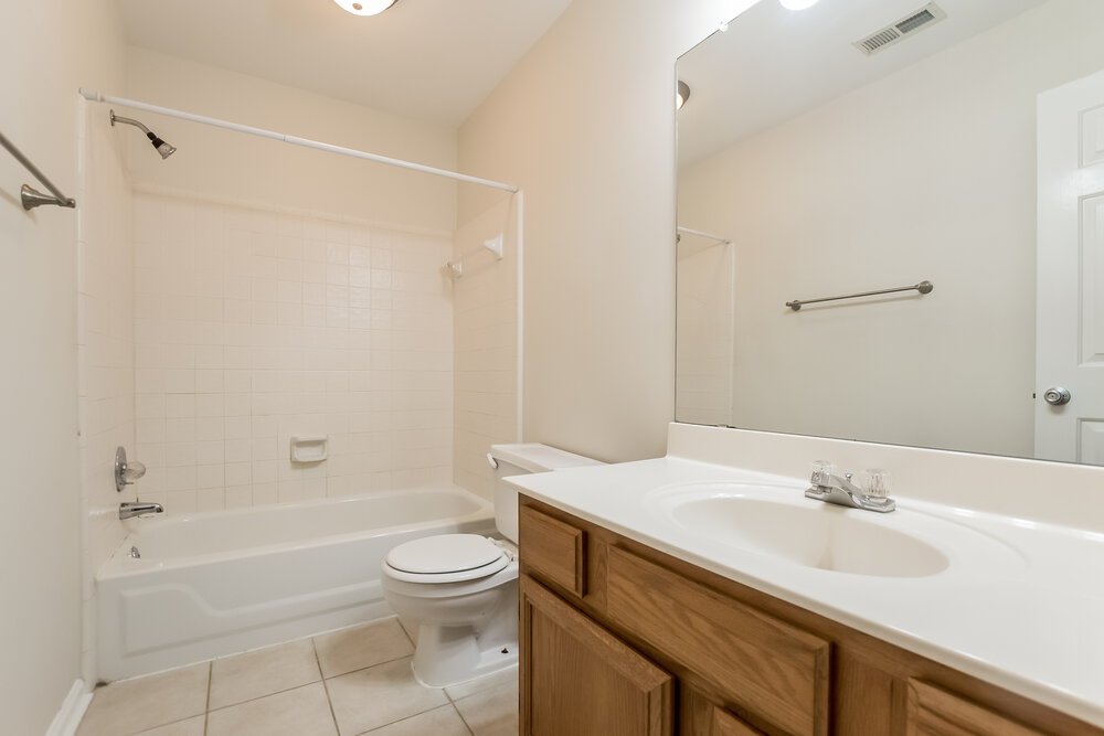 3-Bed Rental on 4118 Huntcliff Dr photo 15