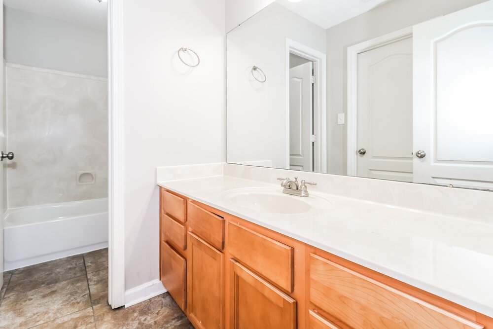 3-Bed Rental on 10093 Woodland Hills photo 15