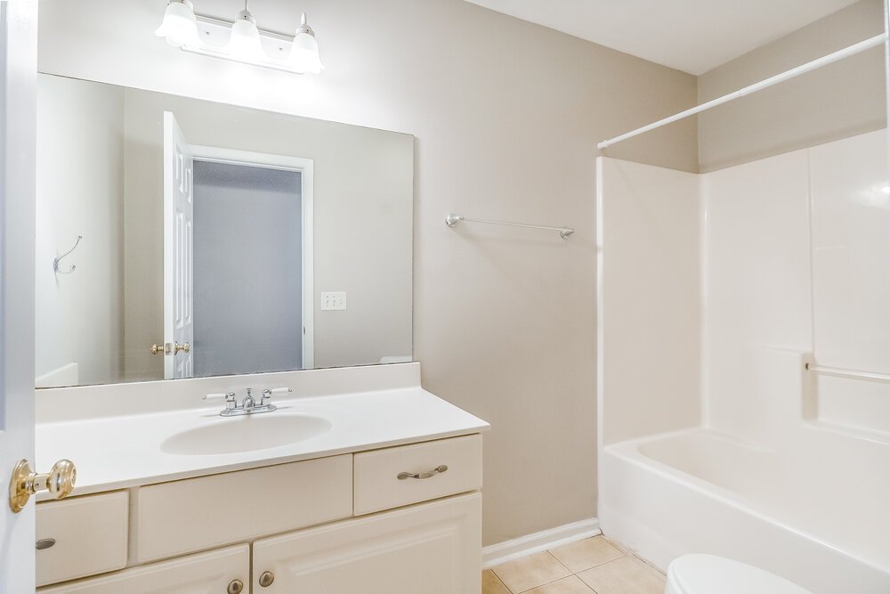 5-Bed Rental on 2137 Aberdeen Cir photo 15