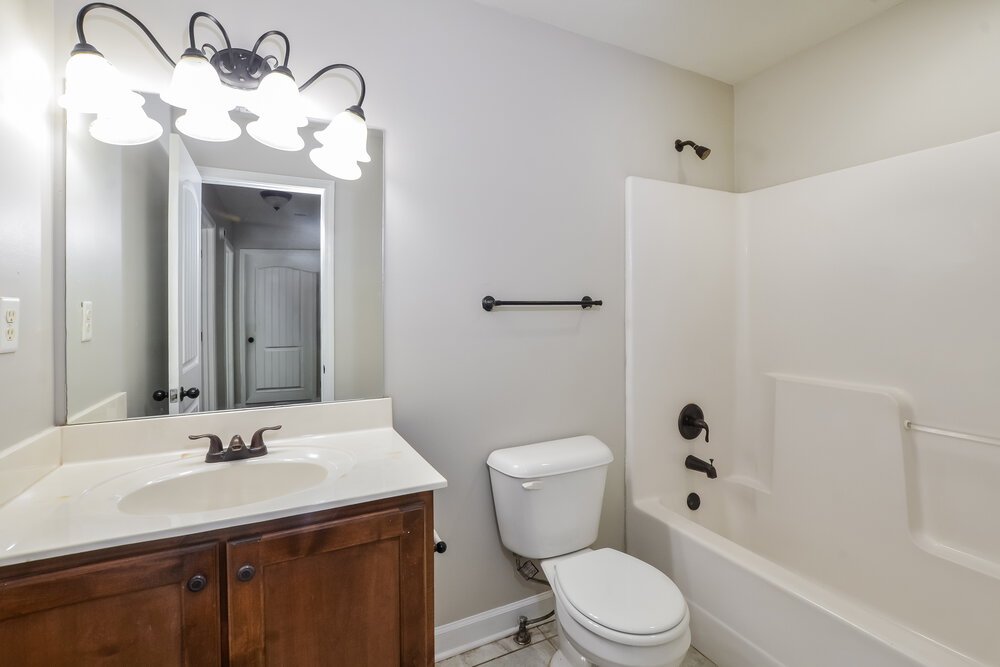 4-Bed Rental on 2674 Champion Hills photo 15