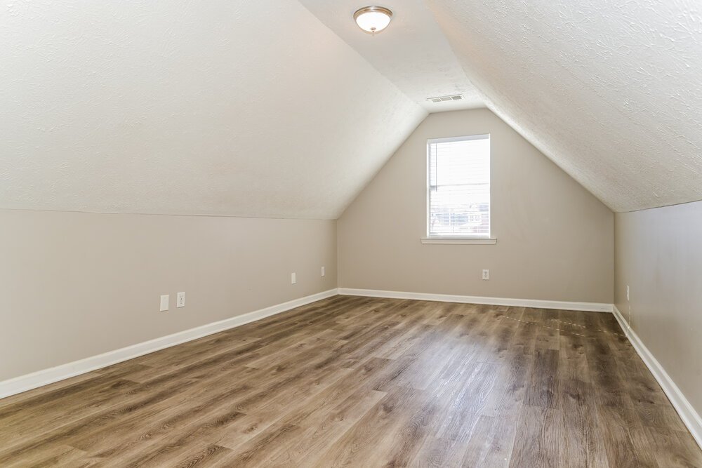 4-Bed Rental on 654 Highpoint Way photo 15