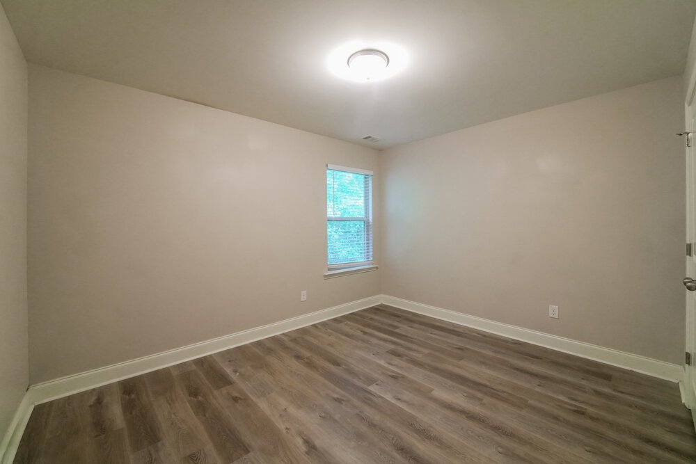 4-Bed Rental on 313 Kenmore Ct photo 15
