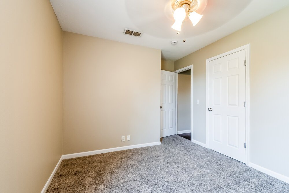 3-Bed Rental on 2006 Zion Ln photo 15