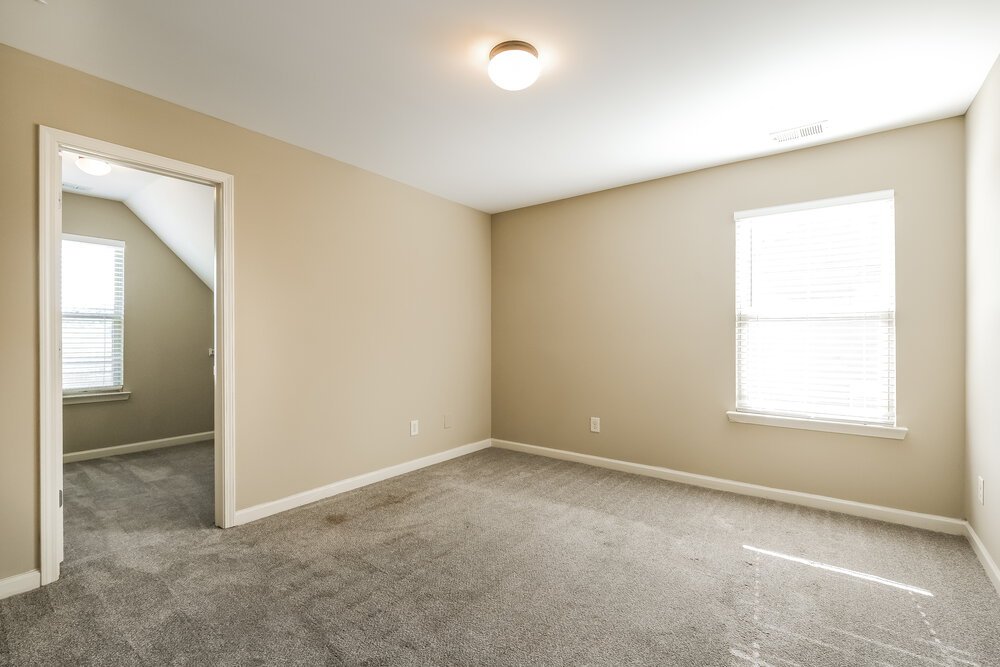 4-Bed Rental on 40 Hamil Ct photo 15