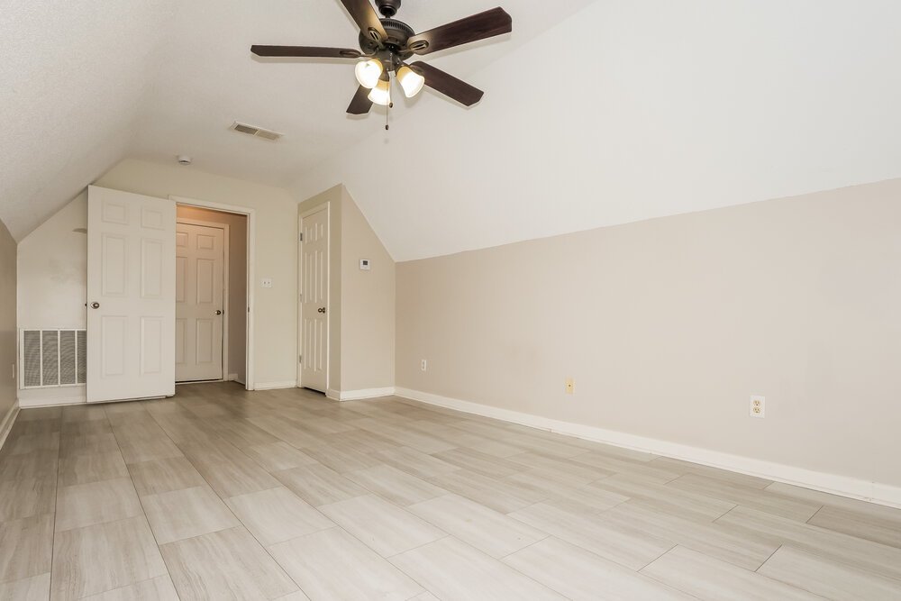 3-Bed Rental on 10333 Cottage Oaks photo 15