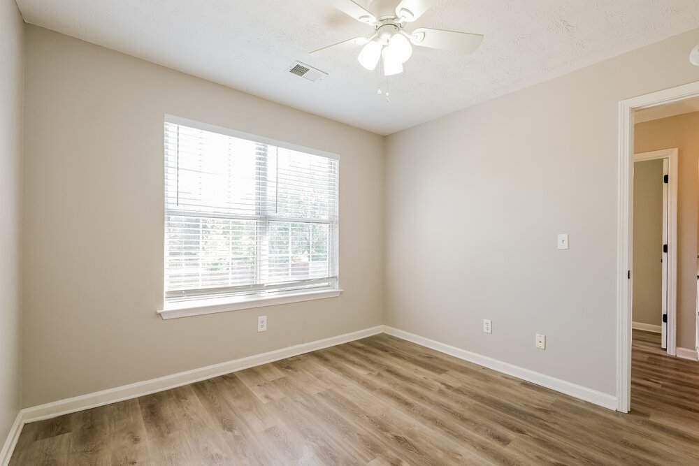 3-Bed Rental on 27 Polo Flds photo 15