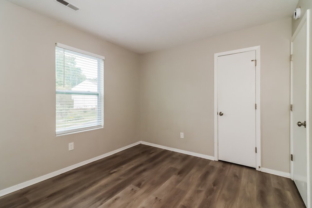 3-Bed Rental on 876 Highland Ter photo 15