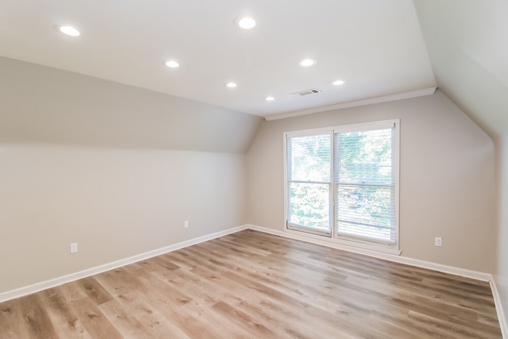 4-Bed Rental on 1001 Crown Corners photo 15