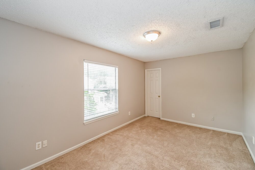 3-Bed Rental on 3504 Ayrshire St photo 15