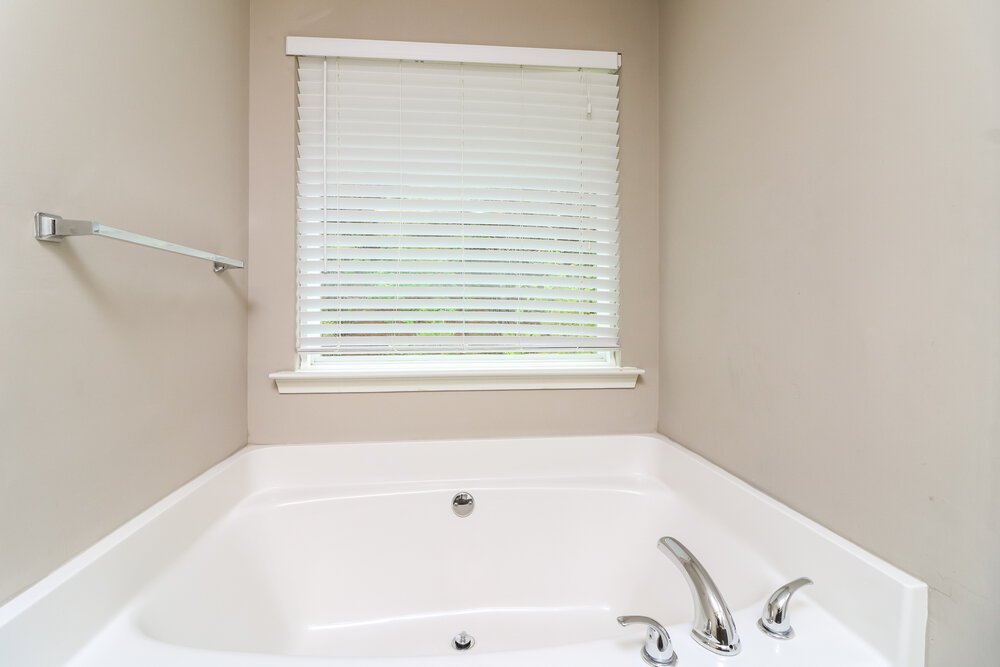 4-Bed Rental on 398 Fieldcrest Drive photo 15
