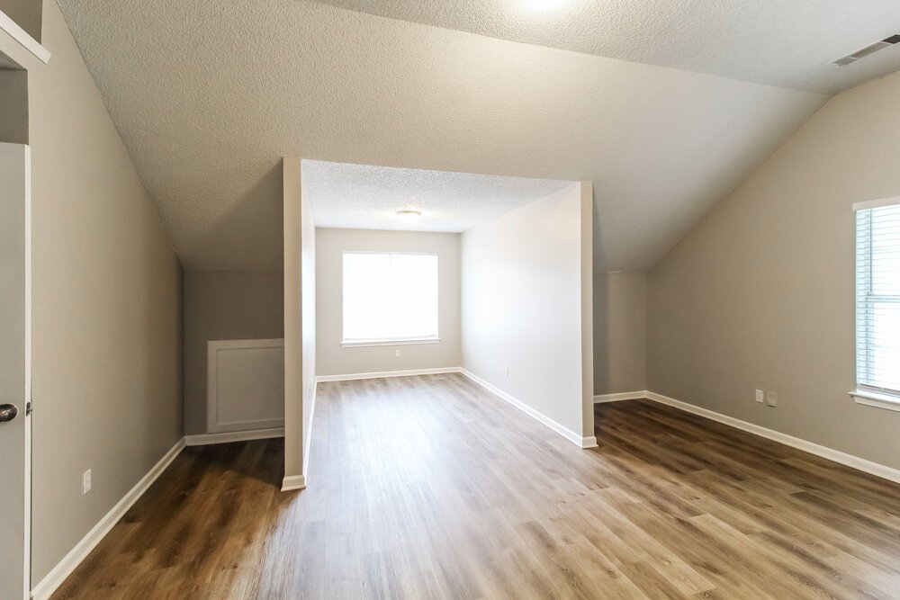 5-Bed Rental on 6261 Remington Park photo 15
