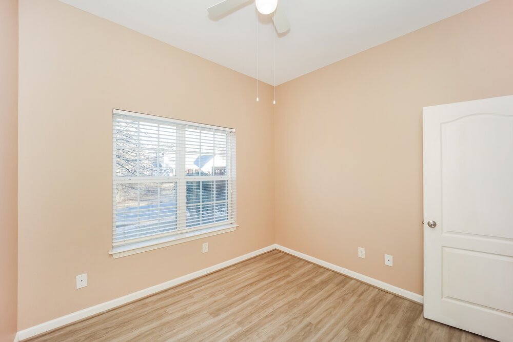 4-Bed Rental on 18 Forrest Ln photo 15
