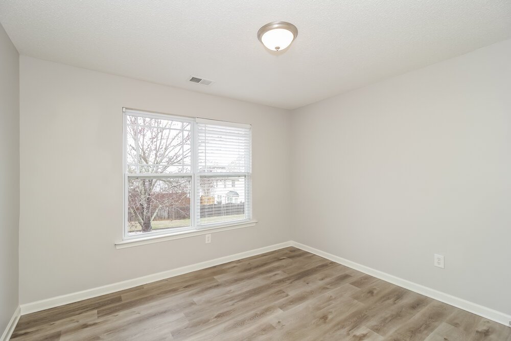 4-Bed Rental on 494 Darbys Run photo 15