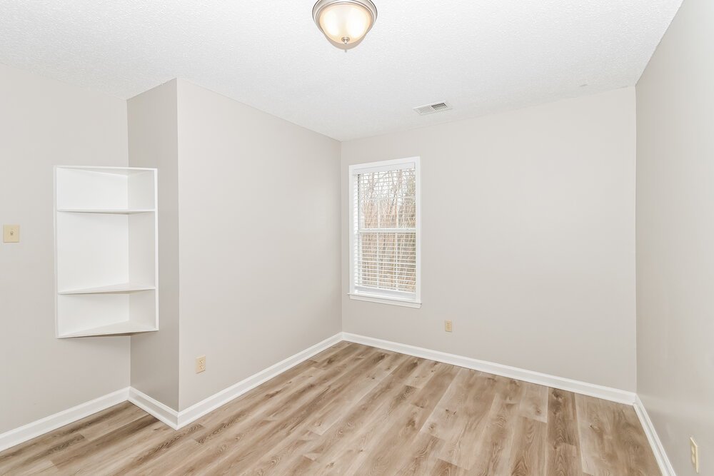 3-Bed Rental on 2236 Oak Hollow photo 15