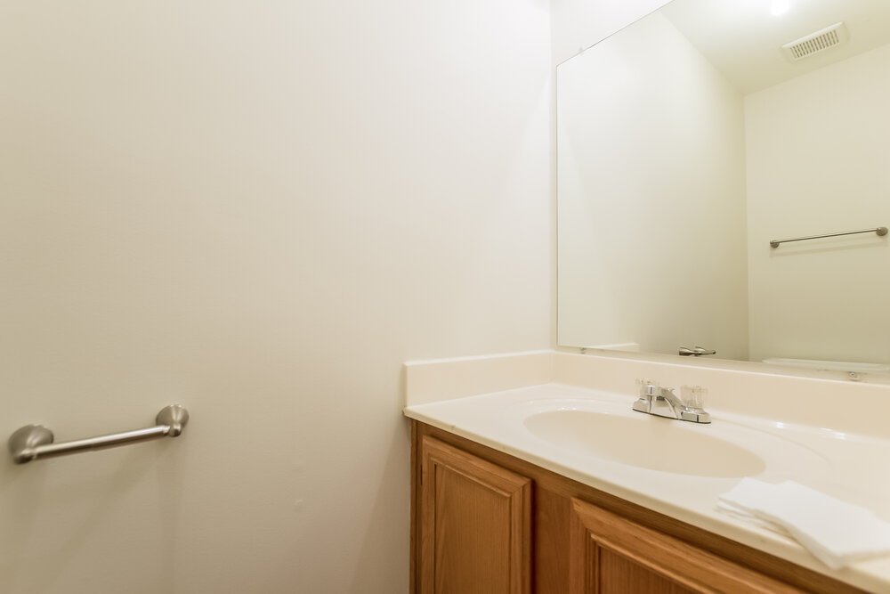 3-Bed Rental on 4118 Huntcliff Dr photo 16
