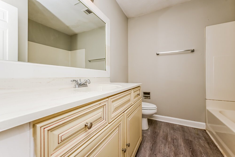 4-Bed Rental on 564 Clubhouse Dr photo 16