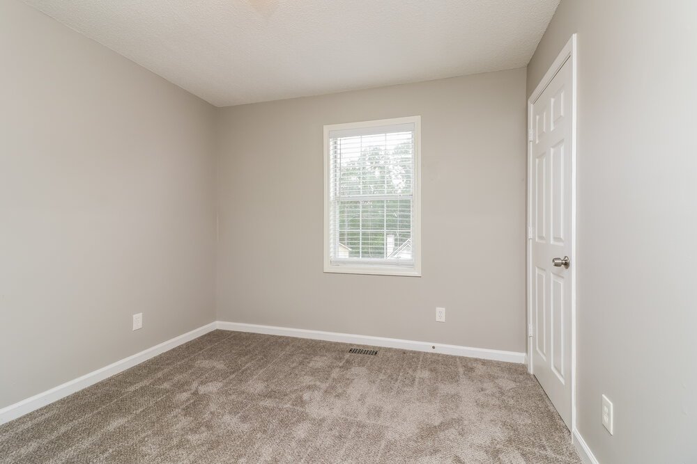 3-Bed Rental on 213 Hampton Drive photo 16