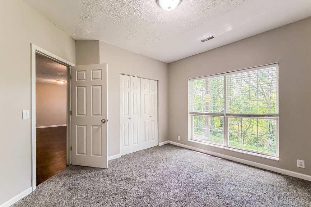 4-Bed Rental on 3134 Creekview Ln photo 16