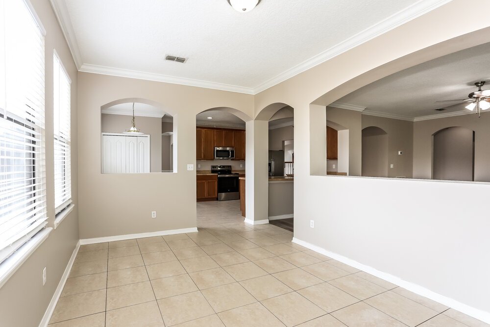5-Bed Rental on 703 Red Cedar photo 16