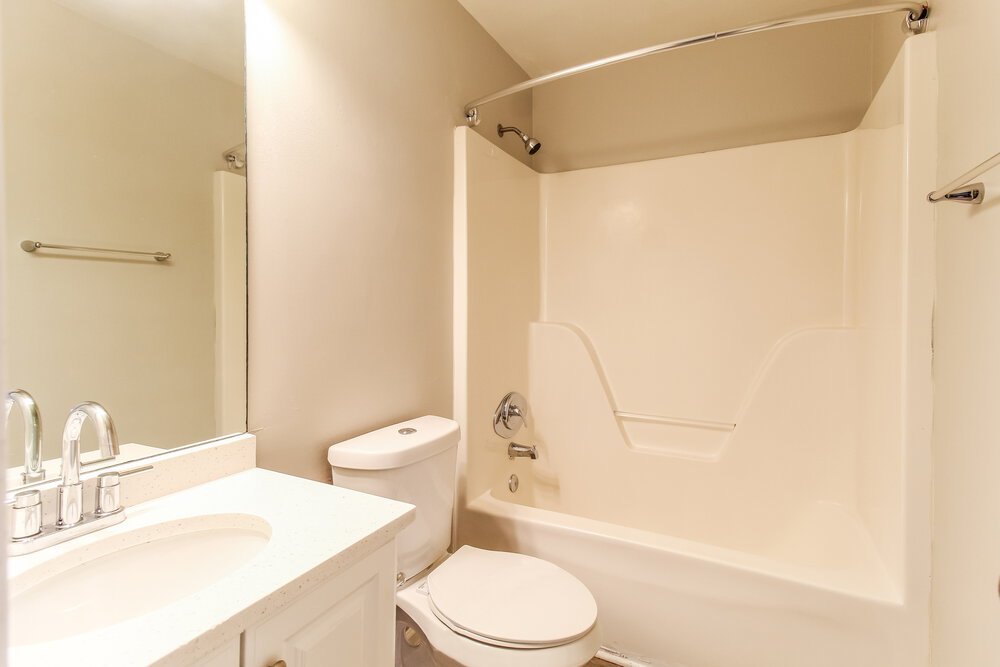 5-Bed Rental on 6261 Remington Park photo 16