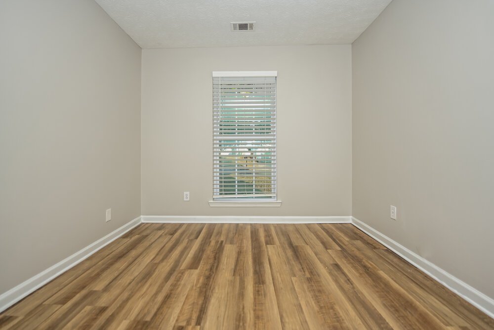3-Bed Rental on 337 Autumn Lake photo 16